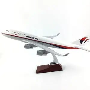 REELAK Die-cast Alloy Fighter for: Malaysia Airlines 45cm Boeing 747 Malaysia Airlines Model Propeller Twin Turbofan