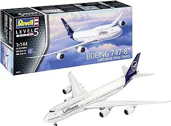 The Queen of the Skies: Revell 03891 Boeing 747-8 Lufthansa New Livery Revi