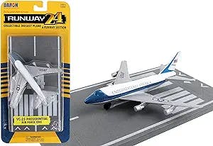 Daron Worldwide Trading RW015 Daron Runway24 Air Force One Boeing 747 Diecast